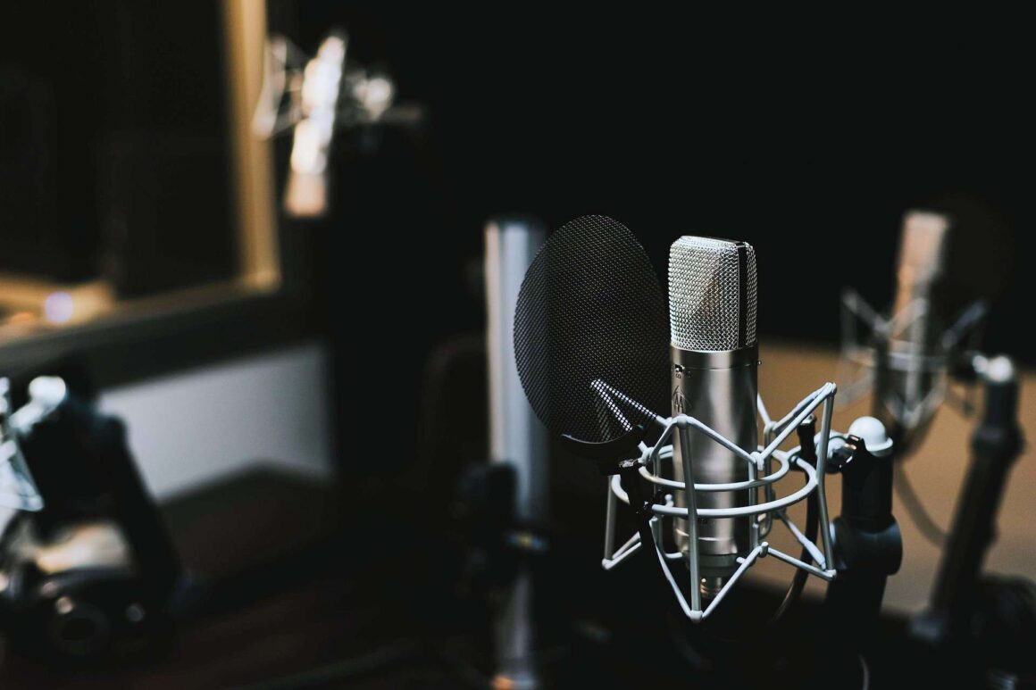 microphone - recording equipment