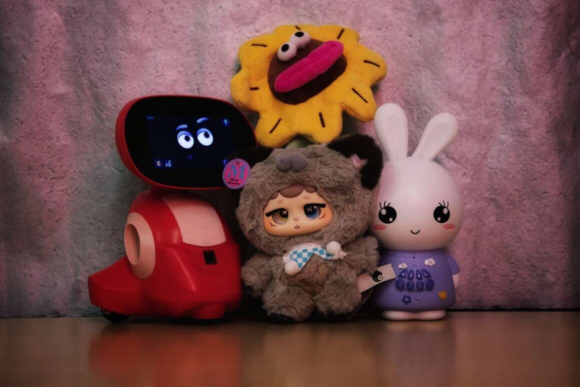 from left to right: Miko 3, FoloToy Sunflower Warmie, Miriat Miiloo in the center and Alilo Smart AI Bunny